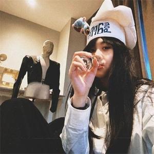 小姐爱聊车头像