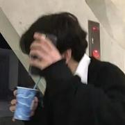 年在池鲤的个人资料头像