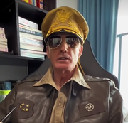 五星评论家麦克阿瑟的个人资料头像