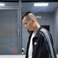 两首共白薛头像