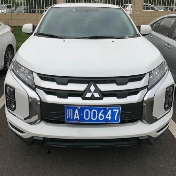 小陈拍車头像