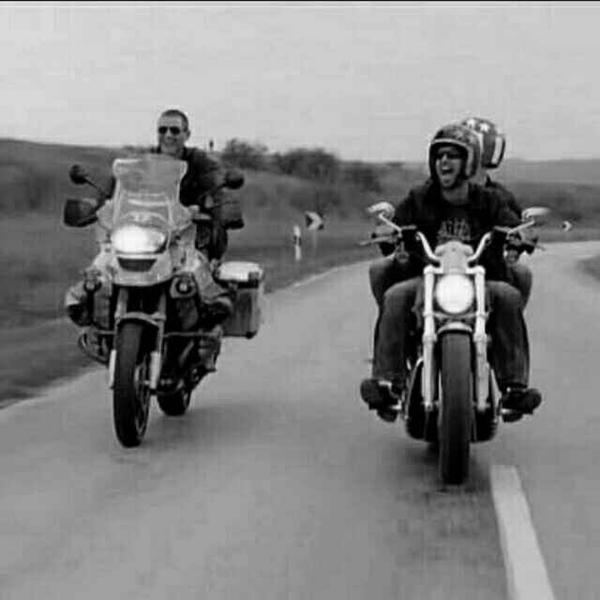 景硕是条听kygo游泳的鱼er头像