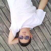 被生活摁住的马克头像