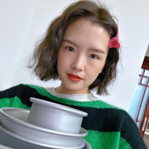 老妇人烘焙头像