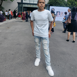 四川谈表哥头像