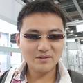 装嫩的调镜小哥头像